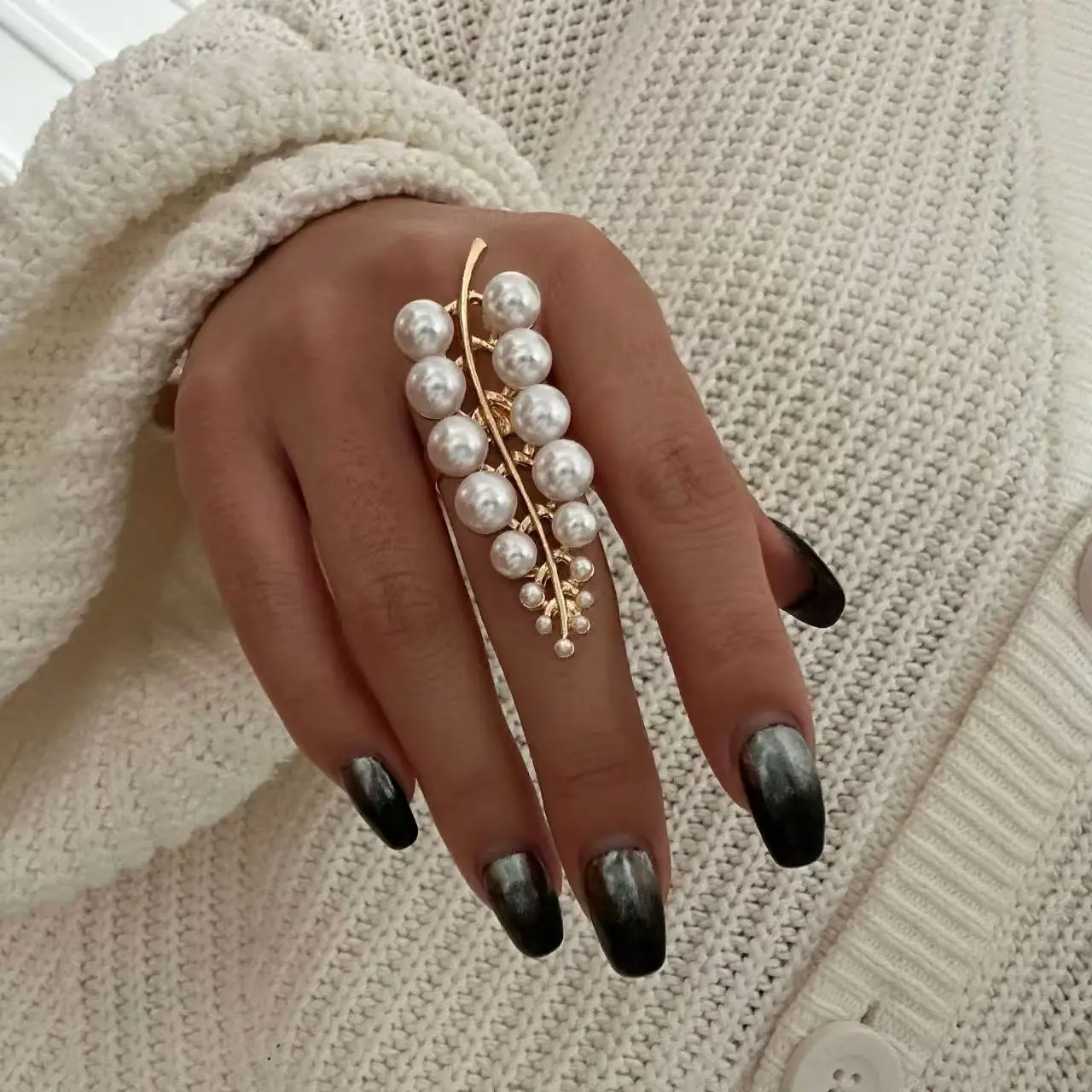 Europe and America Cross Border Ornament Irregular Hollow-out Leaves Imitation Pearl Ring Wind Special-Interest Design Alloy Ring for Women