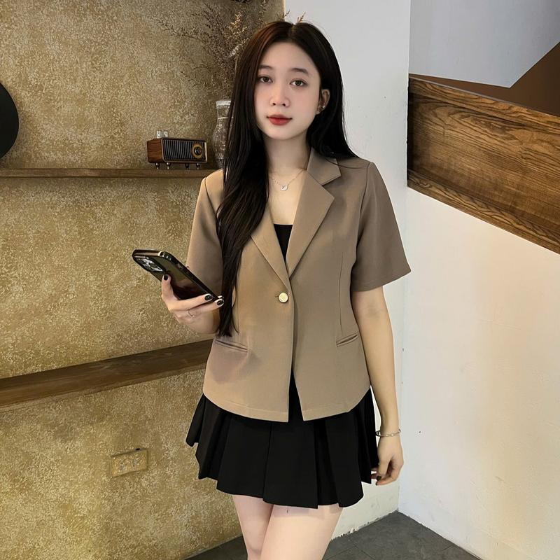Áo khoác blazer nữ dáng lửng, cộc tay, vạt vuông, chất liệu mềm nhẹ