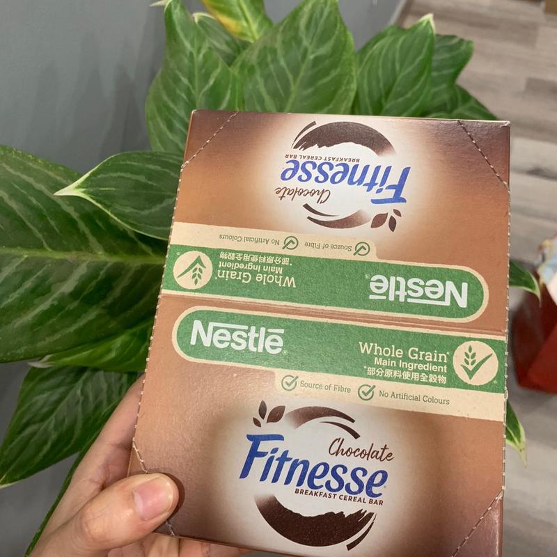  Hộp 16 Thanh Ngũ Cốc NESTLE FITNESSE Vị Socola 