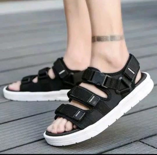 Product Introduction of ZEVAA-Sandal Gunung Pria Strap Velcro Ban 3 Hitam Putih Sandal 3