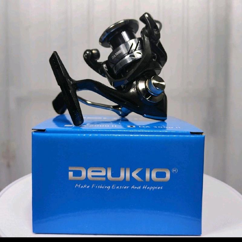 Máy Đứng DEUKIO DA3000 Tay quay nhẹ, mượt thích hợp câu lure, ngâm, lăn xê