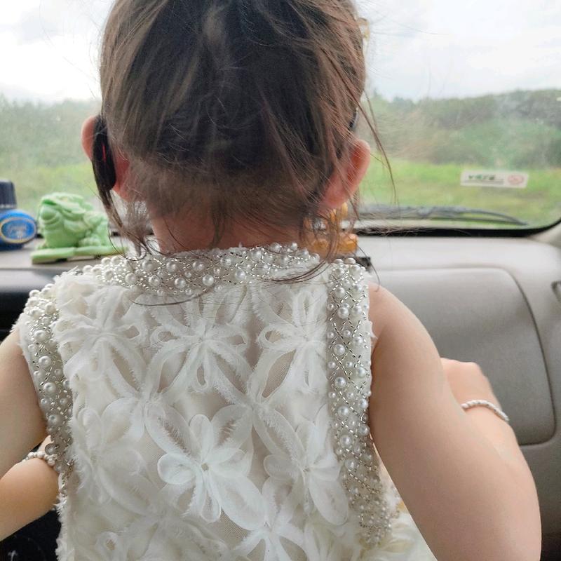1 chiếc váy ren hoa sang xịn mịn, đính ngọc trai dày dặn đẹp , may 2 lớp tỉ mỉ , đi cưới đi tiệc đi chơi đều đẹp          ️️️ 6