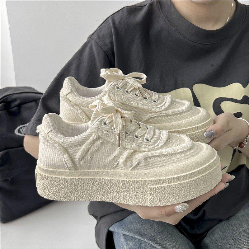 Giày nữ sneaker, giày học sinh nữ viền vải tua canvas đế tăng 5 phân chiều cao màu Đen và kem - Lù Store