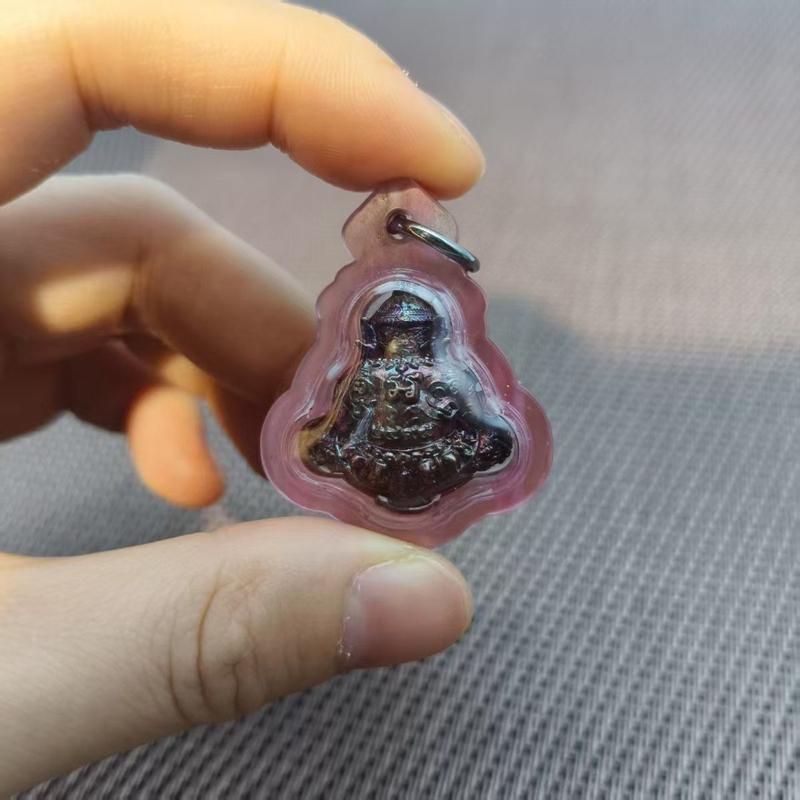 Product Introduction of Thai Pendant Authentic Hanuman Holding Candy Full Scriptures Explosion Color Waterproof Case 38*29 mm 4