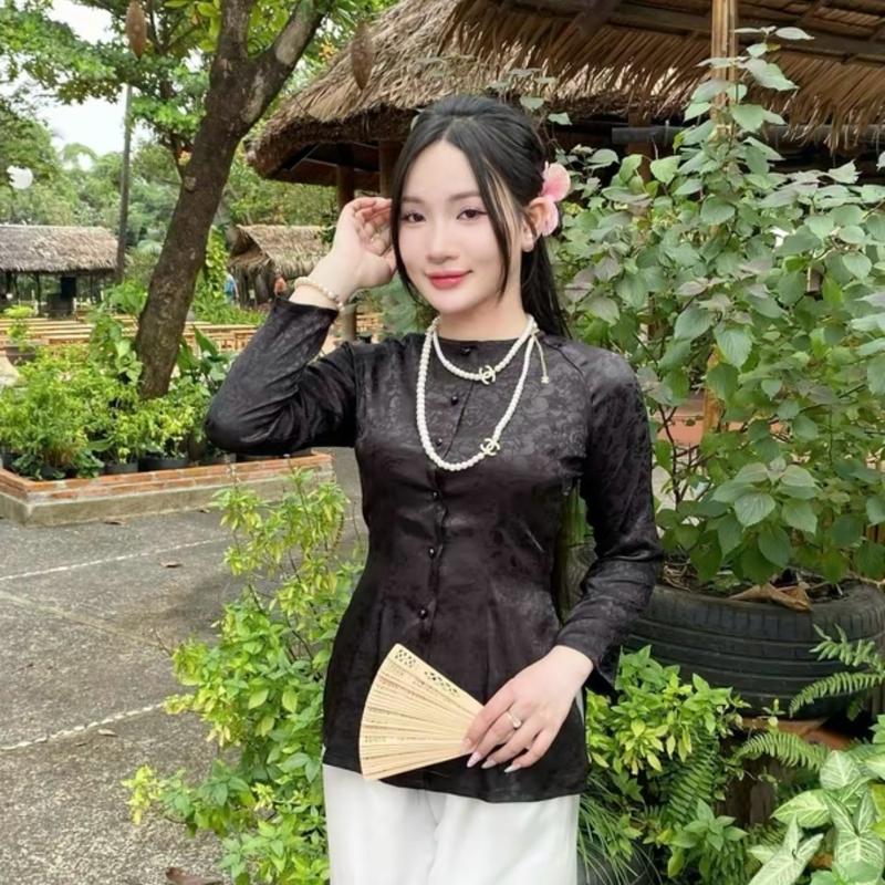 CẢ BỘ BÀ BA - ÁO VẢI GẤM VÂN HOA - TAY DÀI CỔ TRÒN - QUẦN LỤA SATIN 1