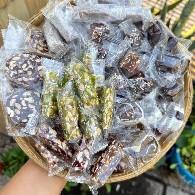 COMBO KẸO CHUỐI + MÈ XỬNG thơm ngon đậm đà đặc sản Bến Tre  Ăn Vặt Food 2