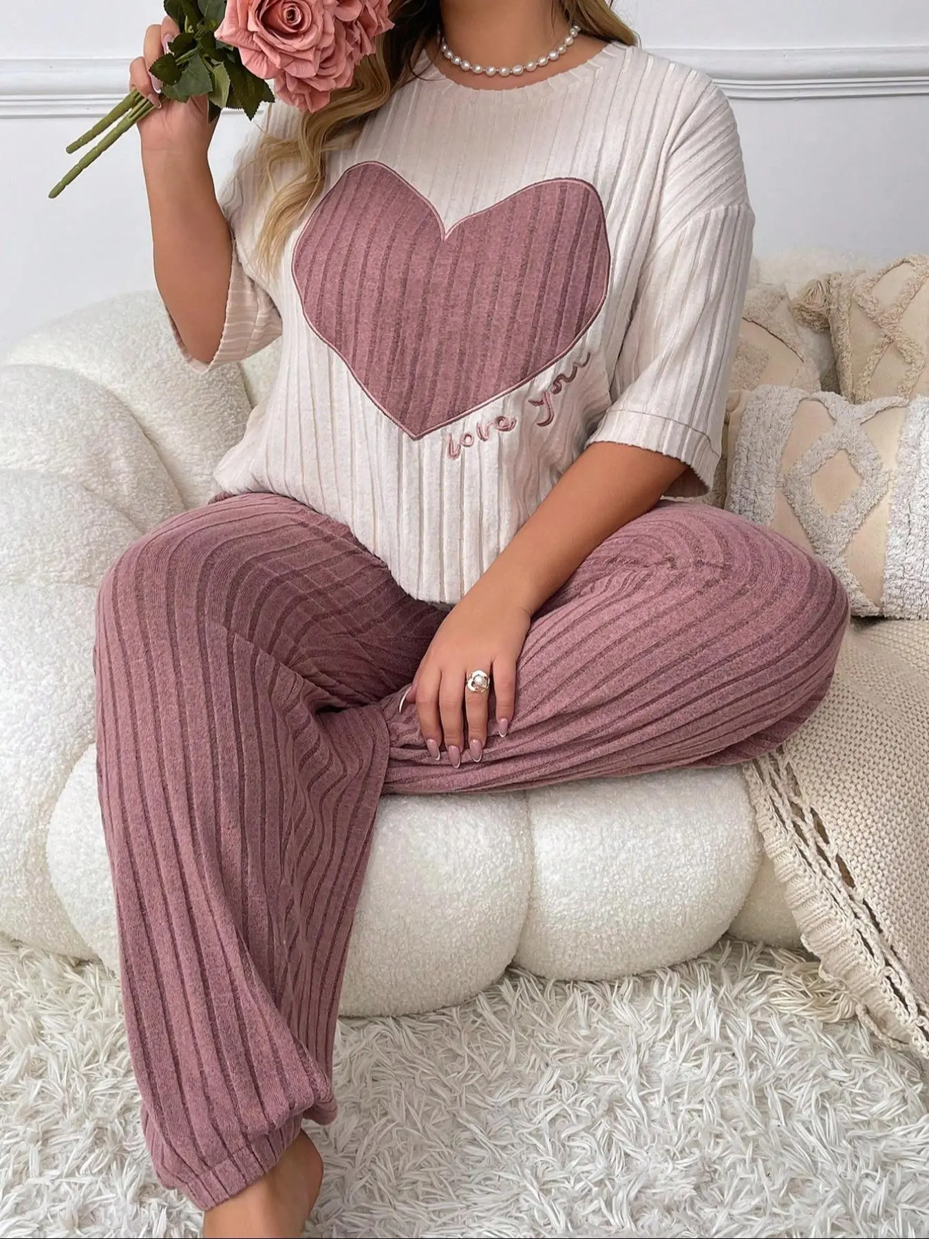 【Plus Size】 Two-Piece Set Heart Print Drop Shoulder Tee & Pants Pyjama, Casual Comfy Round Neck Half Sleeve T-shirt & Trousers PJ Set, Women's Sleepwear for All Seasons