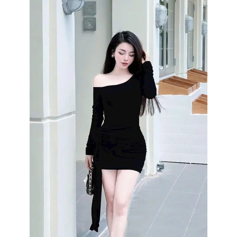 Đầm Body Dáng Ngắn Lệch Vai Tay Dài Đính Hoa Trẻ Trung - Nữ - Tre Đen Women Dress 1
