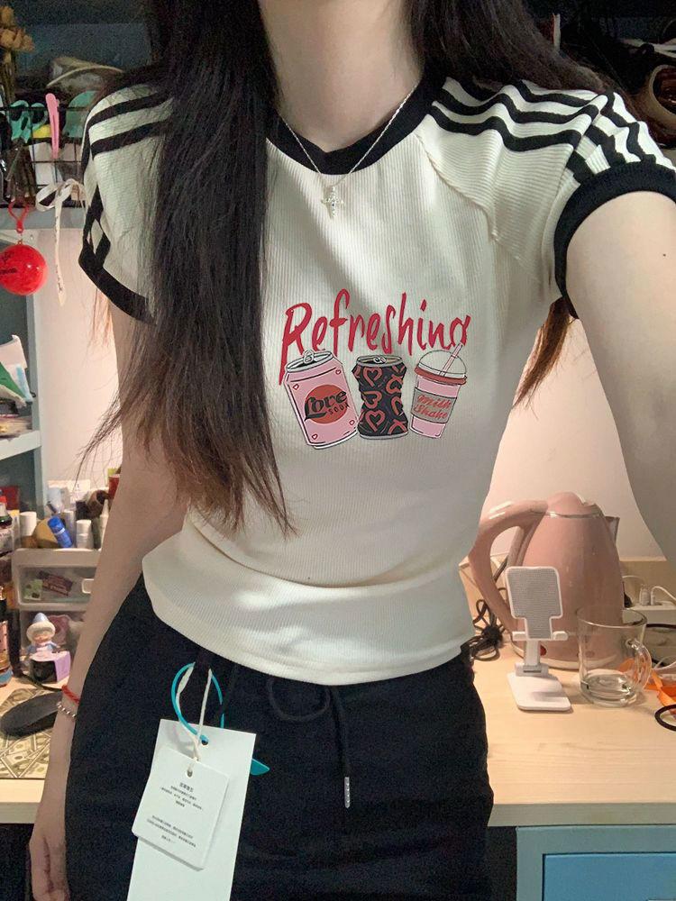 Product Introduction of American Retro Summer Three-Stripe Short Sleeve T-Shirt for Women, Regular Shoulder, Short White Internet Celebrity Top, Ins Trend 5