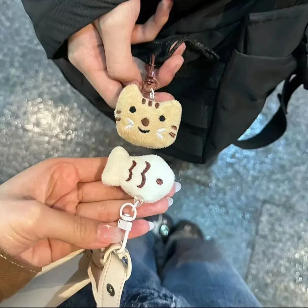 1/2pcs Cartoon Funny Cat Fish Keychains Couple Cute Kawaii Plush Toy Creative Little Kitten Doll Key Rings Bag Hanger Decoration