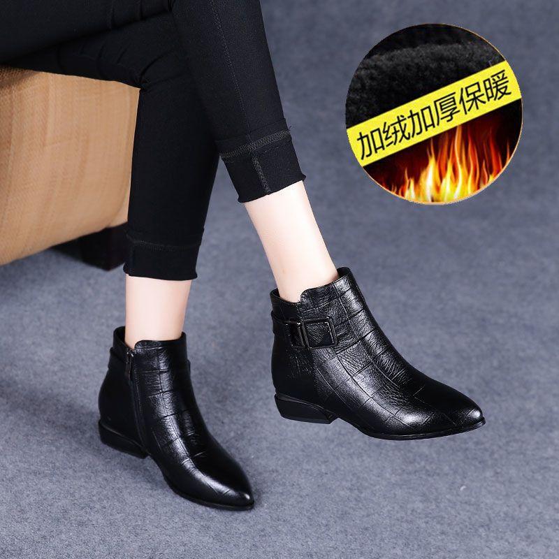Product Introduction of Bốt Nữ, Phong Cách Mùa Thu, Bốt Ngắn, Đế Thấp, Da Mềm, Giày Bông, Lót Lông Cừu Mùa Đông, Thời Trang, Dễ Phối Đồ, Bốt Đi Tuyết, Hàng Mới Về 2024 Boot Shoes 18