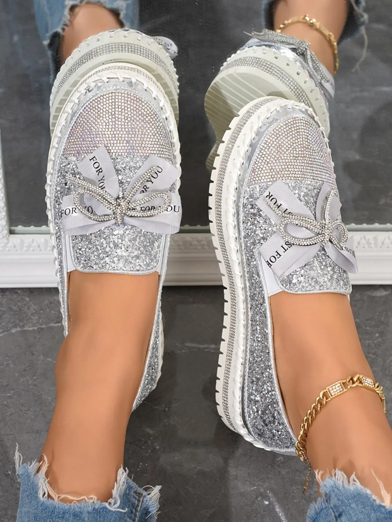 Women's Fashionable Glitter Sequins Decorated Slip on Loafers, Casual Comfortable Non-slip Walking Shoes, Lightweight Breathable Shoes for Daily Wear, Trending Shoes