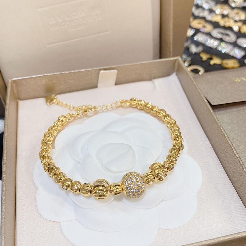 Vòng Tay bi đính đá đeo hằng ngày