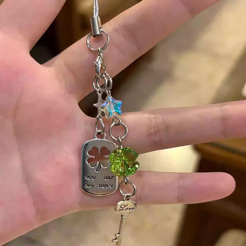 【COD】[Model Terbaru]Lucky Four Leaf Clover Phone Lanyard Bag Gantungan Kunci Kamera Liontin Serbaguna Rantai Telepon