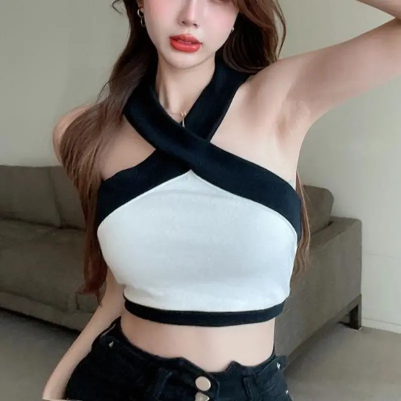 Spice girls wear contrasting cross-neck knitted vests, women's spring and autumn wears, tight bandeau sleeveless bottoms, short tops in summer