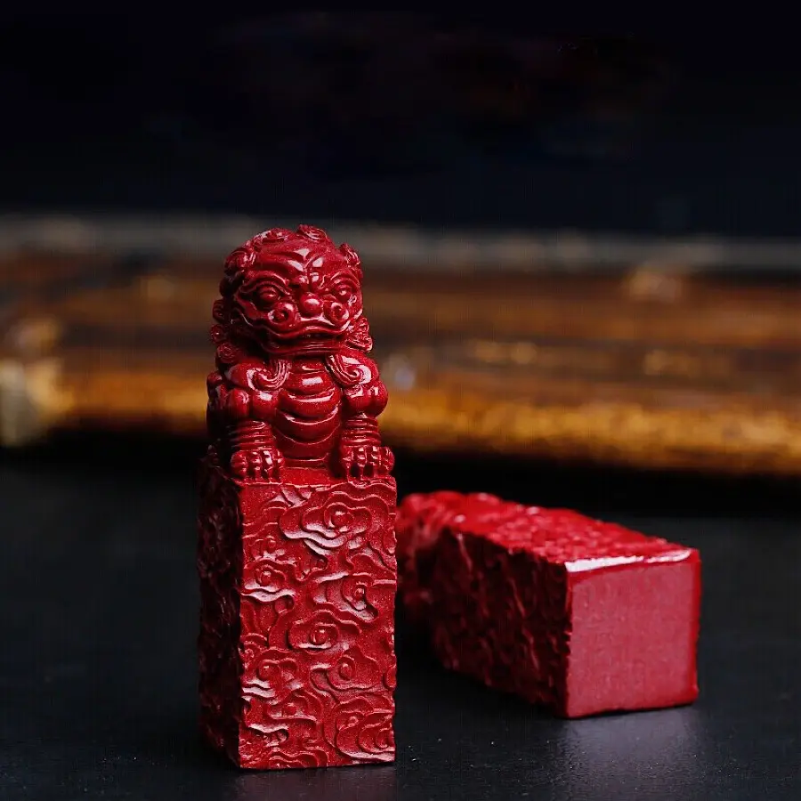 CHẶN GIẤY , CON DẤU SƯ TỬ BẰNG CHU SA CAO 7cm ĐỂ BÀN , TRỪ THỊ PHI , TI.ỂU NHÂN