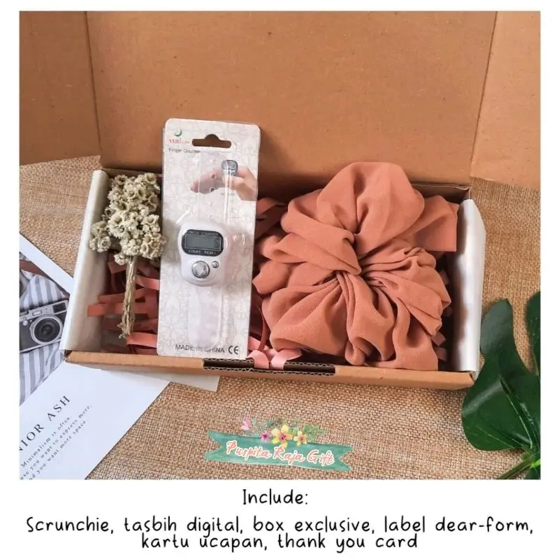 GIFT BOX HAMPERS PAKET ULTAH HADIAH WISUDA Kado 8