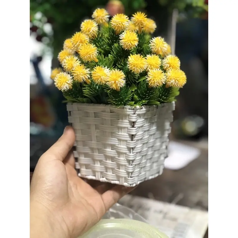 giỏ cắm hoa khung sắt nan nhựa giả mây 10*10cm 2