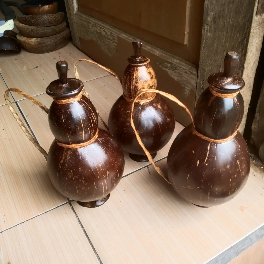 kempis botol air minum batok kelapa