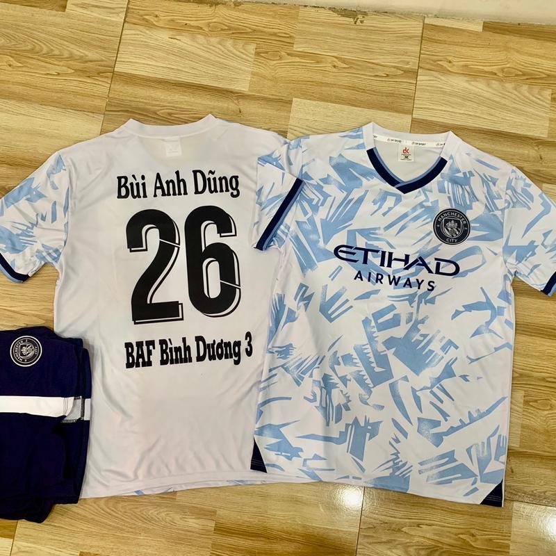 Có Size Bé và Lớn - Bộ quần áo thể thao MC trắng 2024 in tên số theo yêu cầu Top Sport Kids Nam