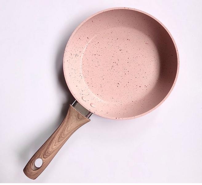 Chảo chống dính cao cấp 16cm, vân đá hoa cương siêu xinh, cán gỗ cao su bền chắc