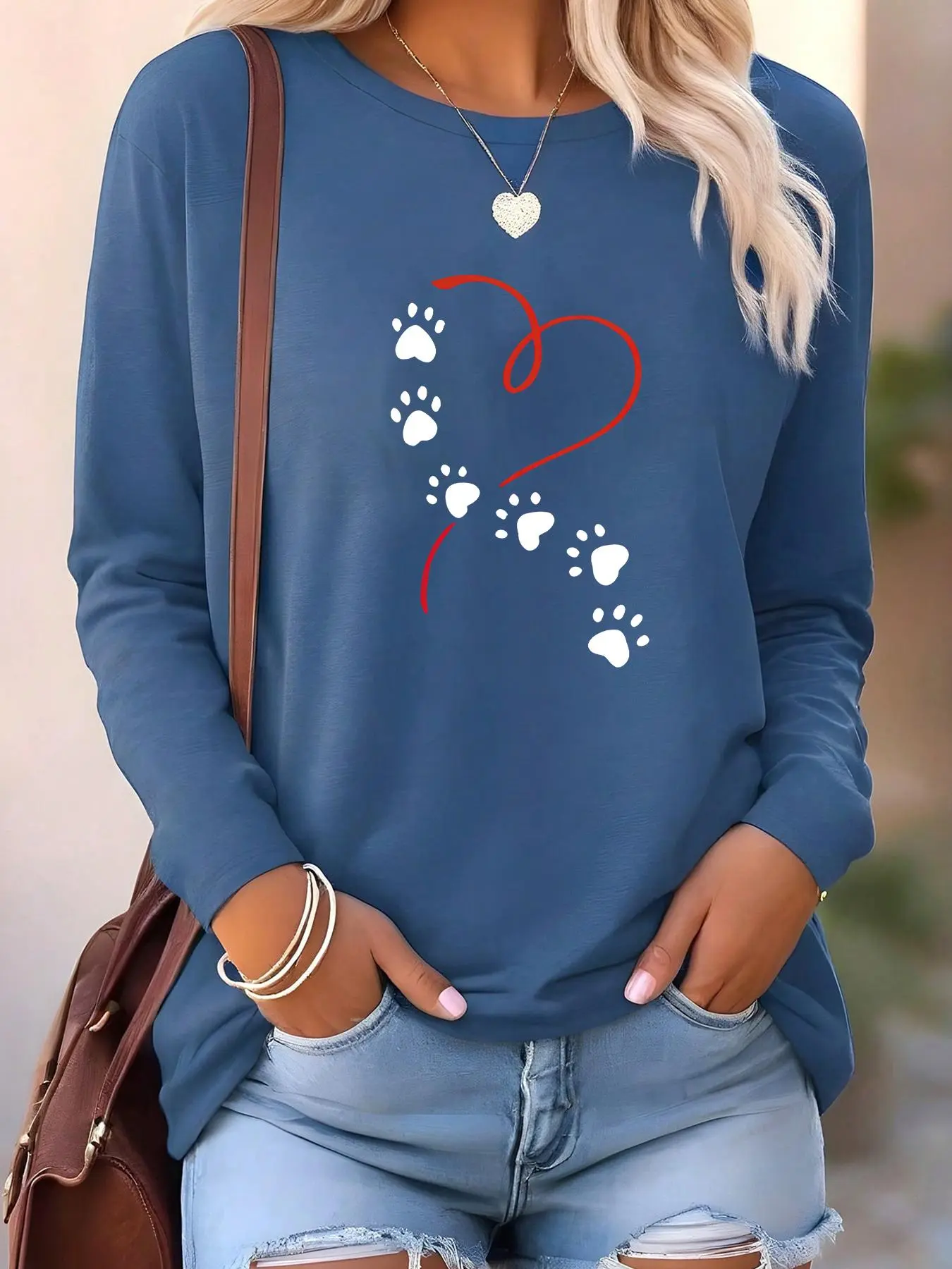 Women's Heart & Cat Paw Print Round Neck Tee, Casual Long Sleeve Crew Neck T-Shirt for Fall & Winter, Fashion Women's Top for Daily Wear