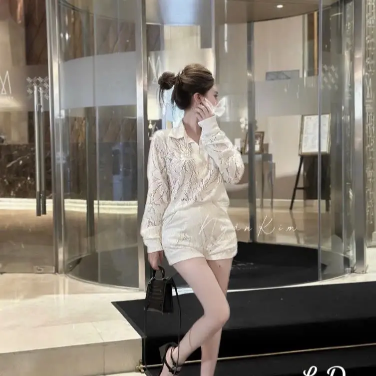[Hàng Sẵn] <Chuẩn ảnh mẫu> Set áo ren quần cộc hoạ tiết dáng giấu quần lên dáng cực xinh sang chảnh, chất liệu ren mềm mịn mặc siêu thích 3