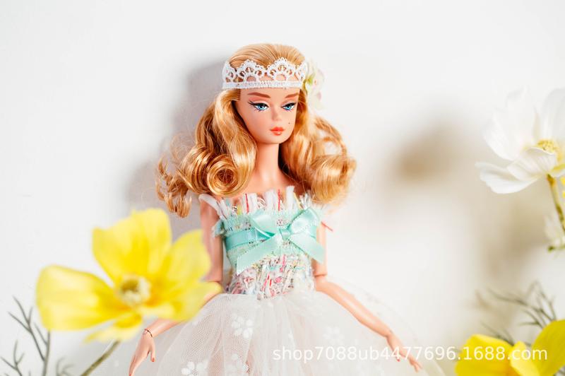Product Introduction of Xianxian Supermodel Doll Dress Accessories 30cm European and American Style Original Fashion Dress Set 24