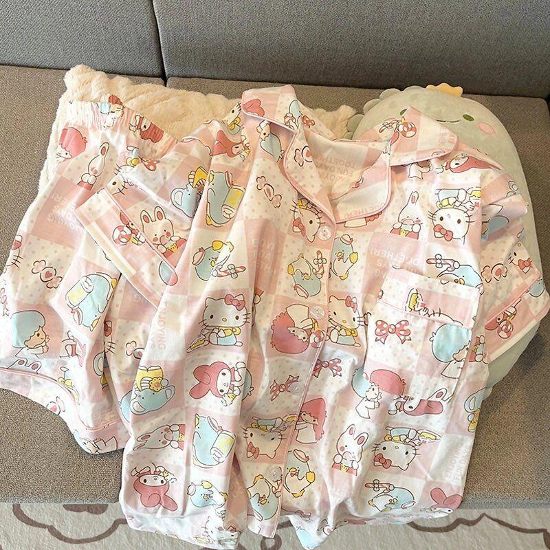 Bộ Đồ Ngủ Kẻ Sọc Hello Kitty, Ngọt Ngào Và Dễ Thương, Dành Cho Nữ, Vải Mỏng Mùa Hè, Hàng Mới Về, ngắn Tay, Quần Đùi, Thích Hợp Cho Học Sinh, Bộ Đồ Mặc Nhà Women Áo 2