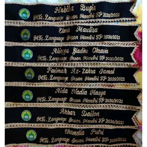 Selempang Wisuda Renda/Pita+Logo Dua Baris