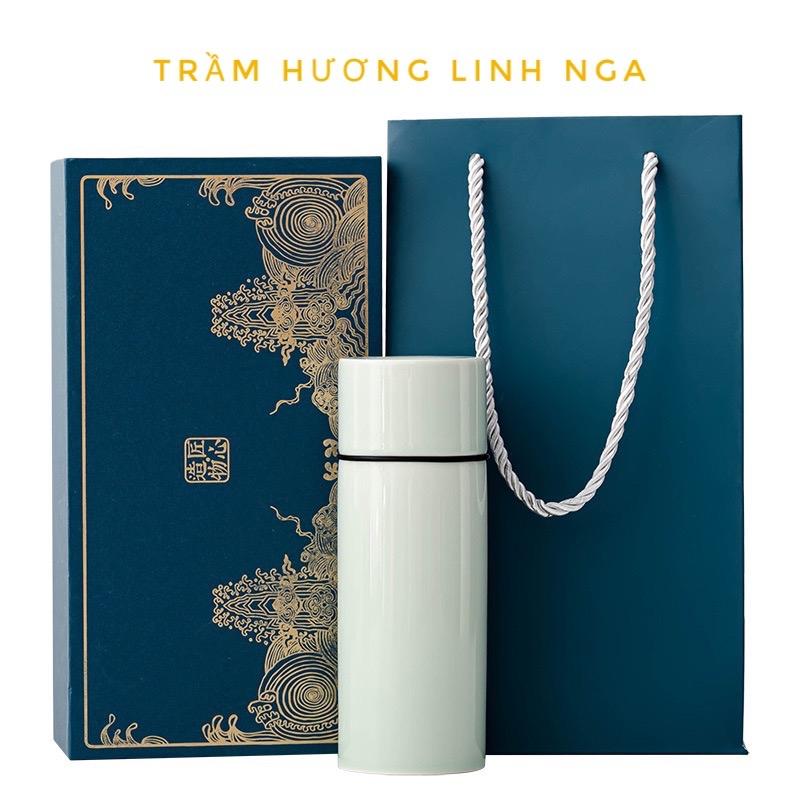 Product Introduction of Lư xông trầm hương bằng điện di động, có chế độ xạc pin như , thời lượng sử dụng lên tới 25 giờ, nhiệt độ cao lên tới 400°C. Chất liệu gốm sứ cao cấp cách nhiệt, tiện lợi khi mang đi xa ( QUÀ TRI ÂN: Hũ 5gram dăm kì Hải Nam)   ) Dầu Thơm Phòng Dầu Thơm 7