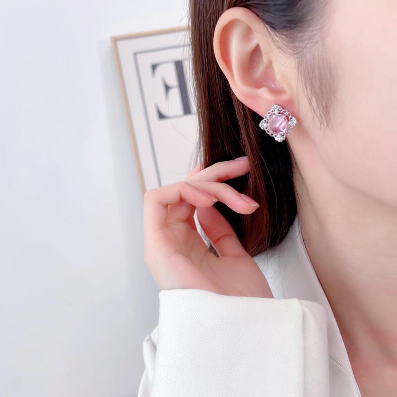 Product Introduction of Silver  high-end with French pattern hollow out for women, niche daily minimalist temperament earrings 6