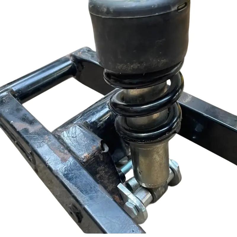 Bộ pas hạ 3cm cho gấp zin satria raider, chất liệu thép đen, độ dày 6li, 2 miếng pas, 2 tán keo, 4 long đền, 1 ống chỉ, 2 cục nhôm - Phụ Kiện 0