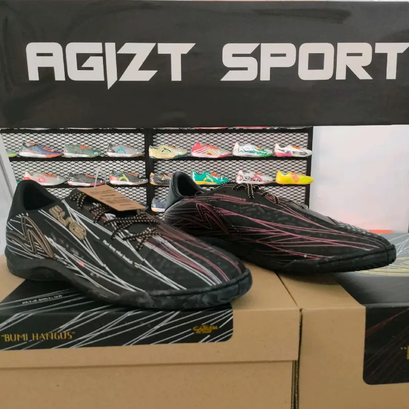 SEPATU FUTSAL DAN SOCCER REACTO BLITZ 2 GARUDA ATTACK23 PRO BLACK/RICH GOLD/WHITE/CHILI PEPPER SKU SPE110100047 3
