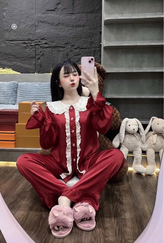 Product Introduction of Set Bộ Pijama Tiểu Thư Cổ Sen Phối Bèo Dọc Nút Đính Đá Chất Liệu Lụa Latin Mát Mịn 40-62kg m13 10