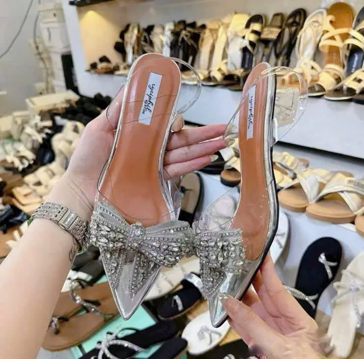 Sandal bít mũi mica dẻo nơ đá mới xinh gót mica trong đế đỏ sang xịn - 3P