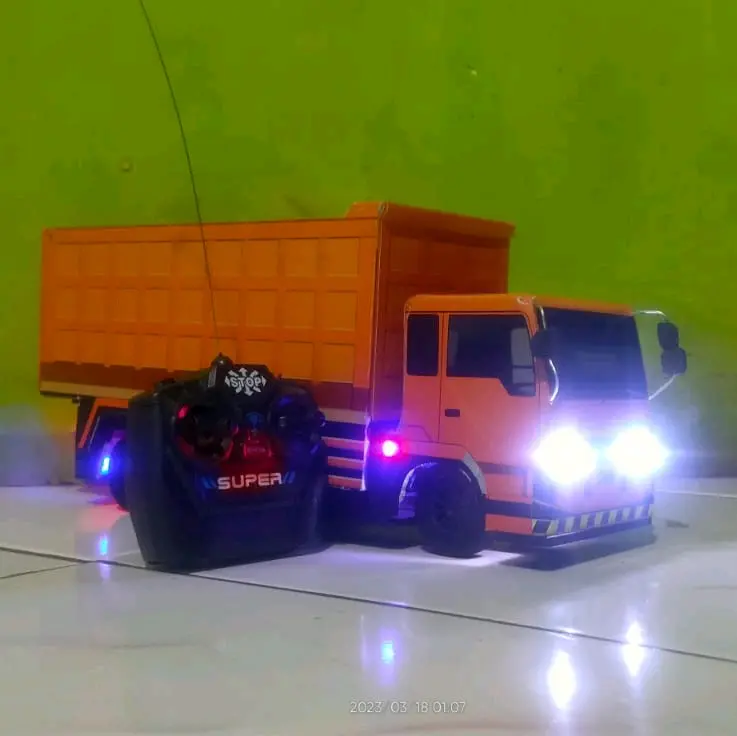 Miniatur Dump Truck RC Pengendali Jarak Jauh Elektrik Game Set Hadiah Cowok Cewek Beraneka warna Beraneka warna Control Mobil Kado rc truk canter dump fuso rc canter Miniatur truk dump fuso Toy Remote truk oleng dam fuso dump truk fuso Miniaturuk truk dam