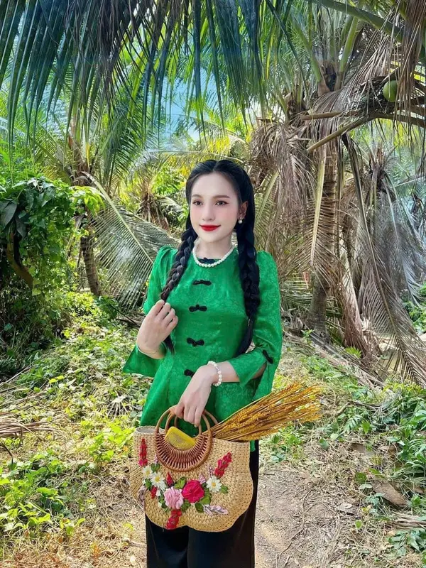 (Áo lẻ) bà ba tay loe, nút tàu sò đen chất vải gấm miềm mịn thấm hút mồ hôi tôt, áo bà ba gấm đủ size đủ màu. 2