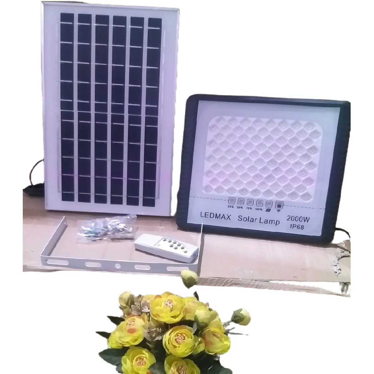 Đèn năng lượng mặt trời LEDMAX Solar Lamp 2000W IP68