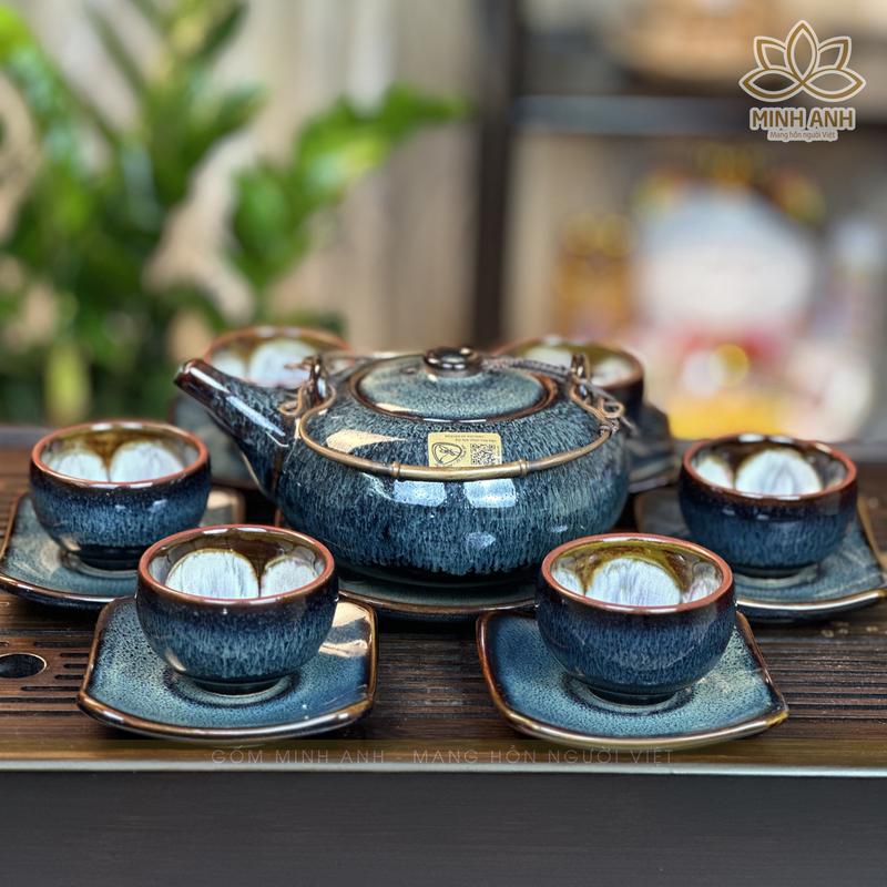 Bộ ấm chén Bát Tràng nghệ nhân ưu tú Tô Thanh Sơn dáng Giang Tây men Hỏa biến màu Xanh Rêu