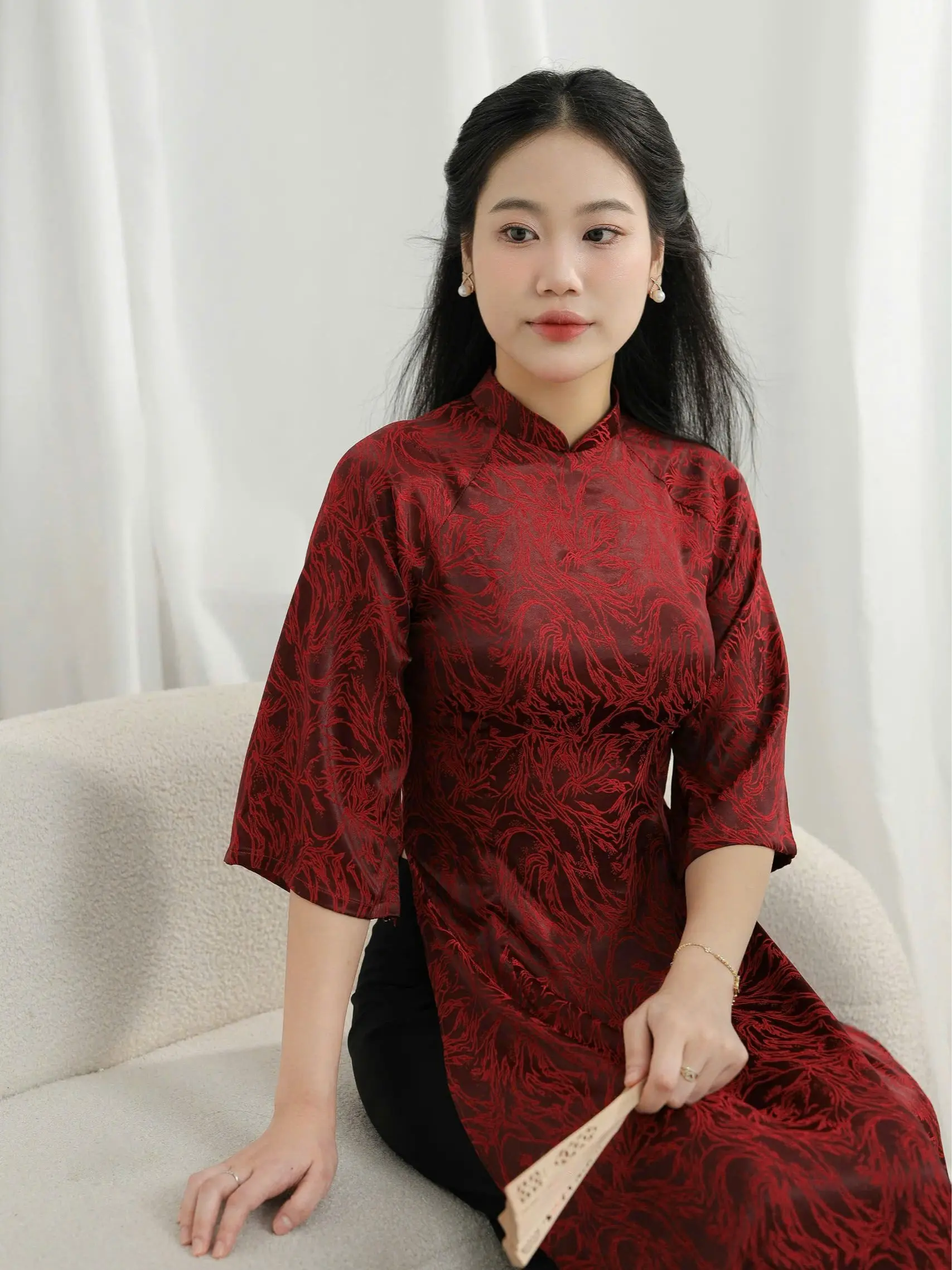 Áo dài Tết 2025 cổ truyền thống, gấm tơ, vân phượng, màu đô sang trọng mặc đám cưới ăn hỏi lễ tết đẹp