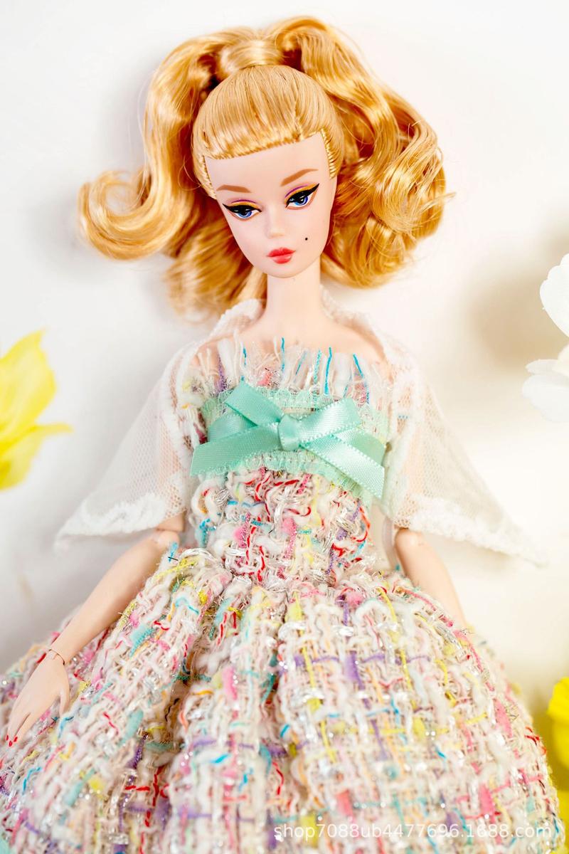 Product Introduction of Xianxian Supermodel Doll Dress Accessories 30cm European and American Style Original Fashion Dress Set 19