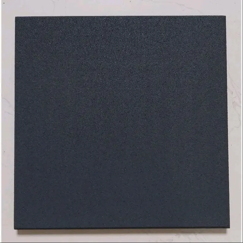 Gạch cao su nguyên khối dày 1,5cm khổ 50cm x 50cm
