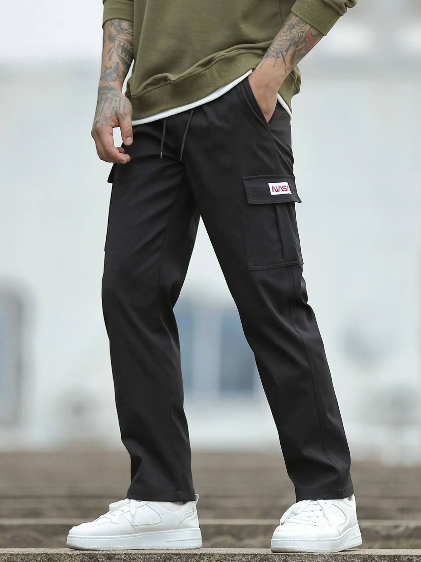 Men's Solid Flap Pocket Side Cargo Pants, Regular Fit Casual Comfy Trousers for Spring & Fall, Men's Bottoms for Daily Wear, Beige