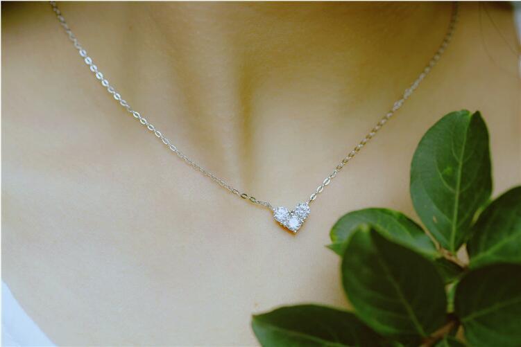 Product Introduction of Female Popular Zircon Love Heart Temperament Aesthetic Pendant Necklaces    XL084 1
