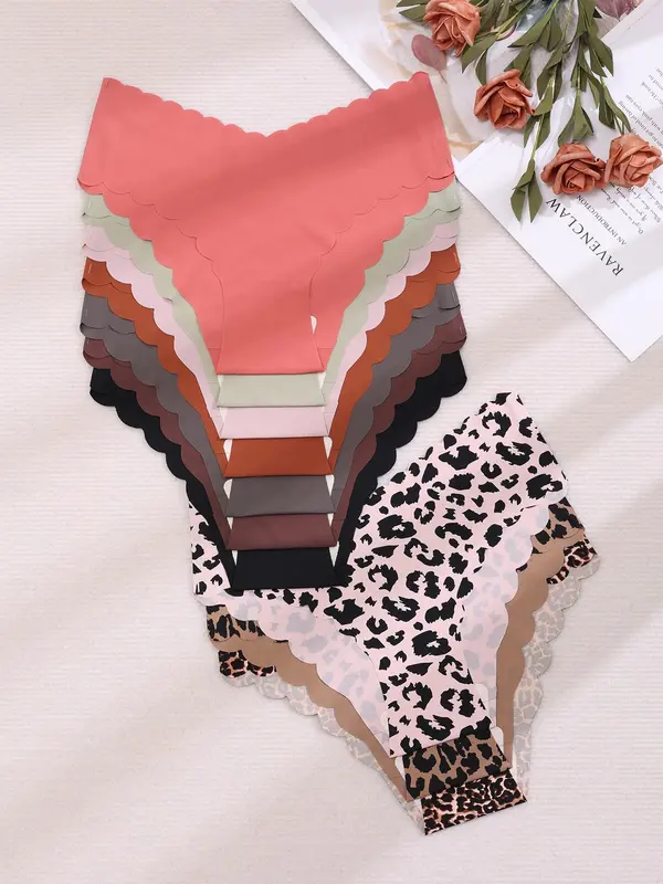 Women's Plain & Leopard Print Brief, Soft Comfy Breathable Panty for Daily Wear, Underwear for All Seasons 3