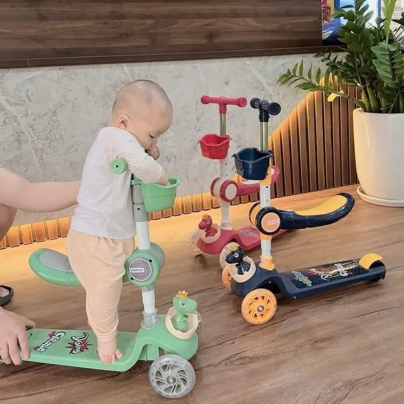 Xe Scooter Đồ Chơi Cho Bé Có Ghế Ngồi 2 Trong 1 Không Bẻ Lái Được Điều Chỉnh Tay Cầm Cao Thấp Có Đèn Bánh Khi Di Chuyển Không Nhạc Nhựa An Toàn Bám Không Trơn Trượt Chất Liệu Tốt 0