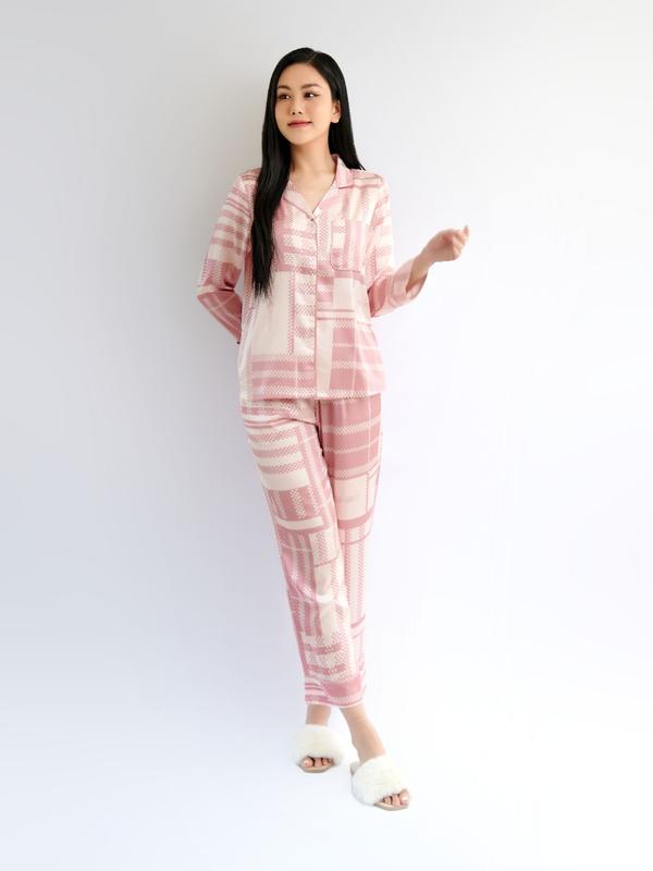  WINNY - Bộ Mặc Nhà Nữ WINNY Pijama Tay Dài Chất Lụa Satin 1MNSA22556D 