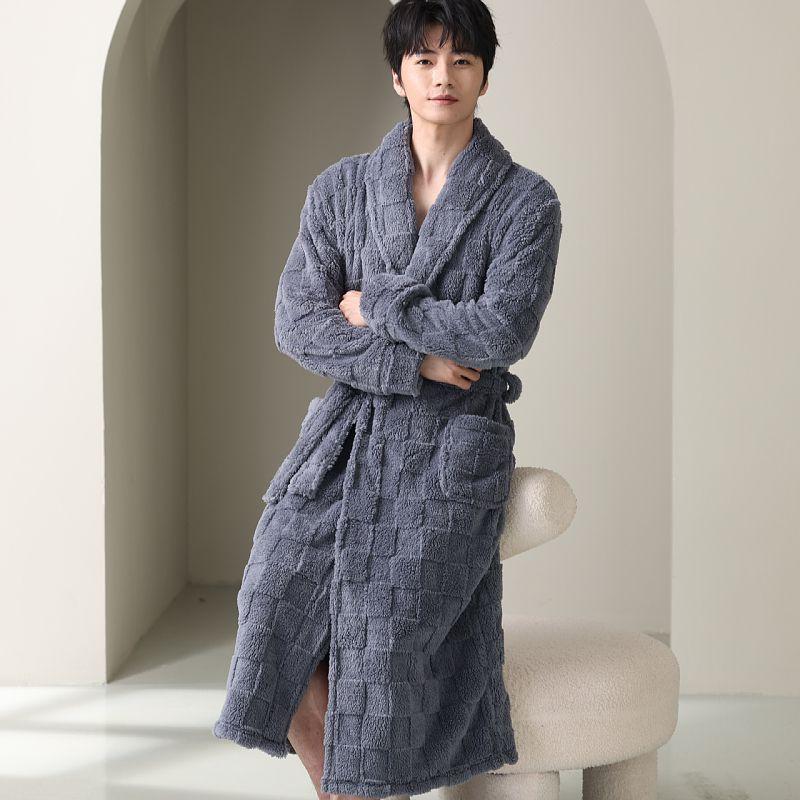 Product Introduction of Autumn and Winter Long Nightgown Men's Coral Fleece Bathrobe Young Pajamas Winter Thickening Flannel Bathrobe Homewear Menswear Nightwear 18