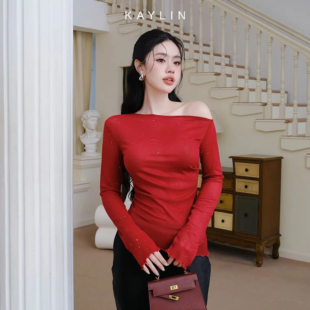 Áo kiểu KAYLIN lệch vai tay dài Blink Blink chất vải cotton nhung phong cách gợi cảm - N2386